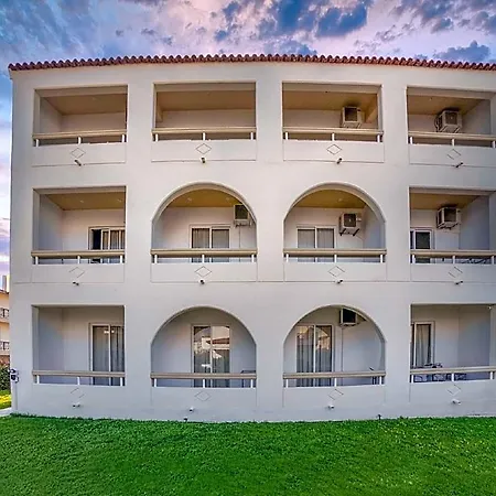 Lefteris Insta-worthy With Balcony Hotel 2*
